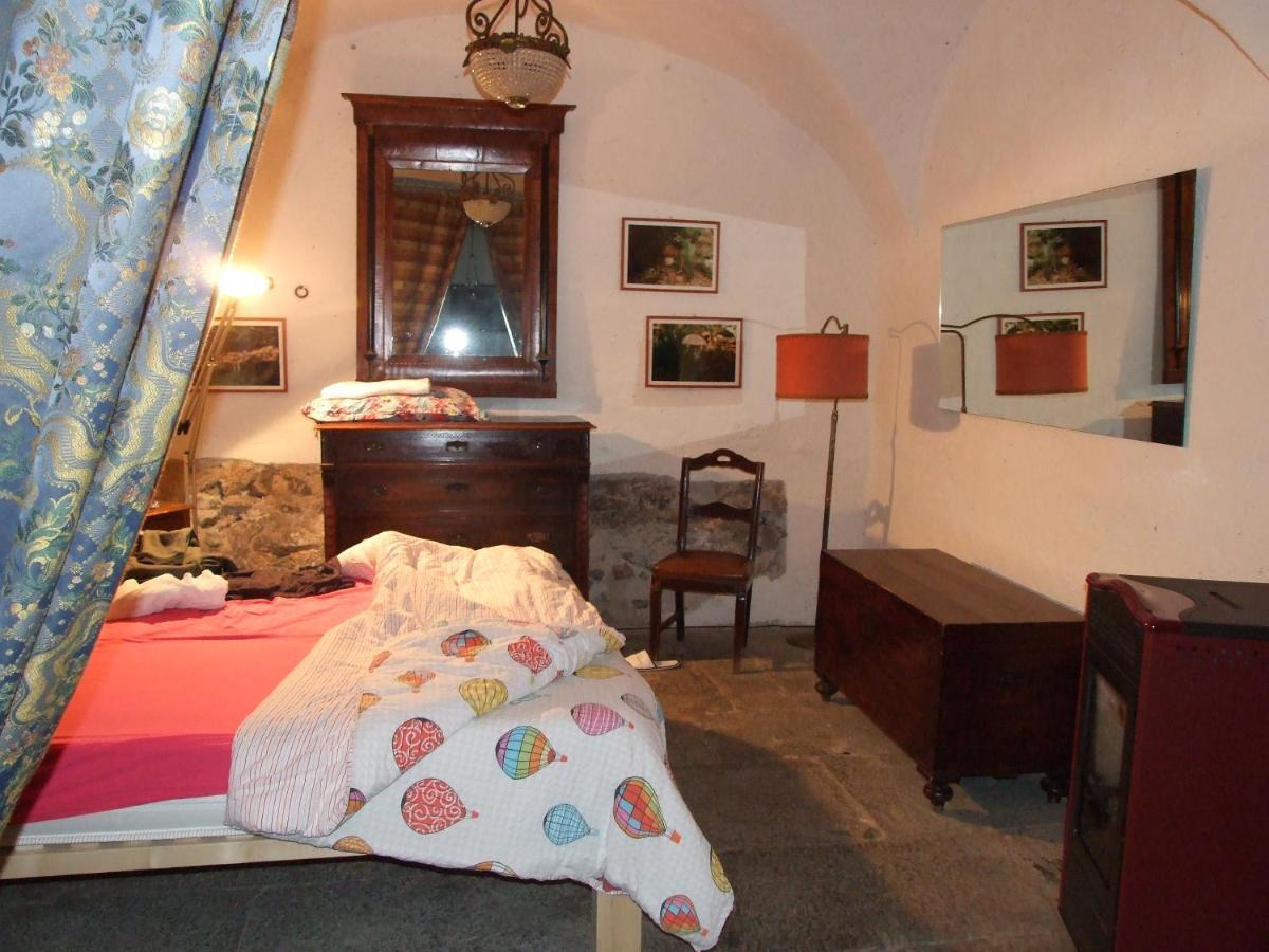 La Stufa Rossa Hotel Sondrio Bagian luar foto