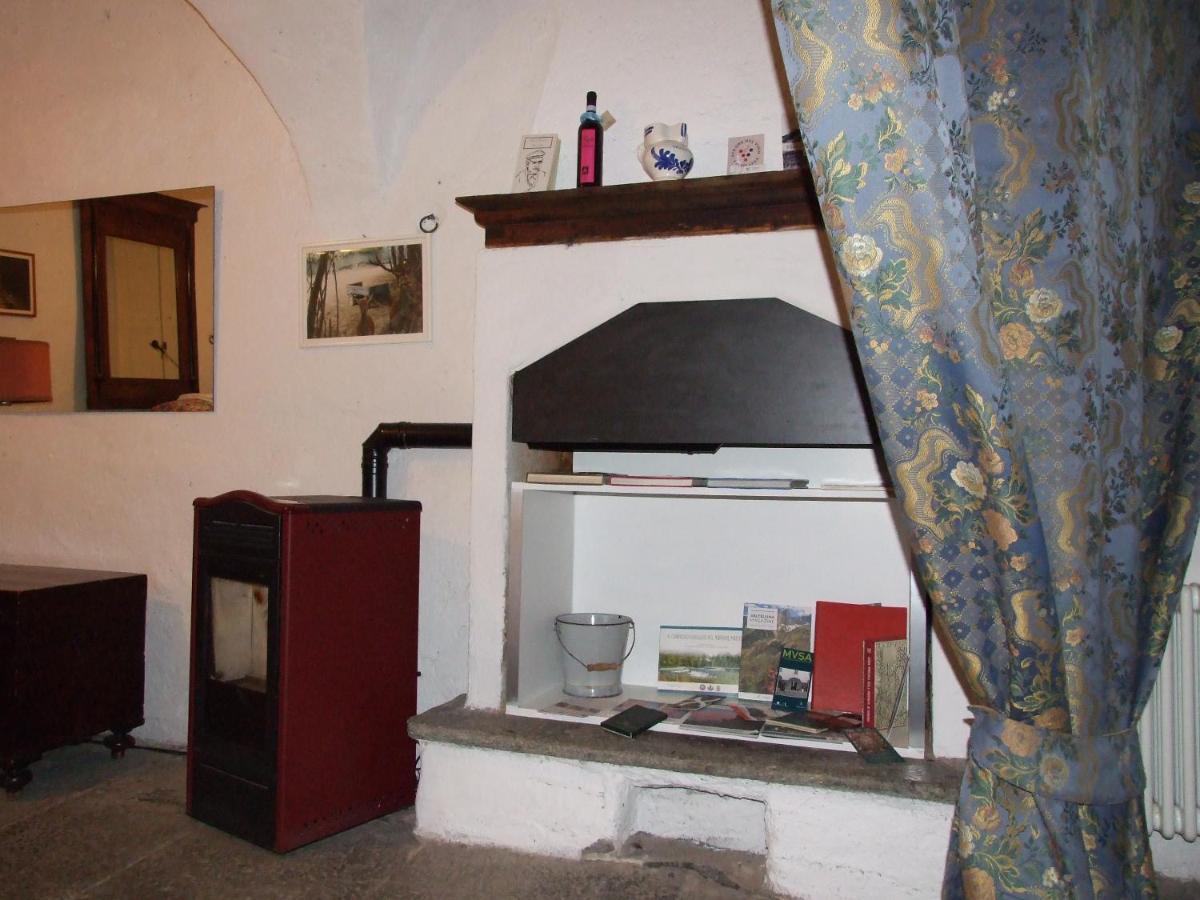 La Stufa Rossa Hotel Sondrio Bagian luar foto